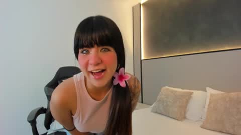 F I O R E L L A  online show from November 25, 2025, 2:55 am