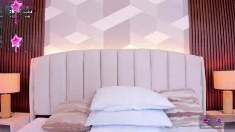 Catherine Lynn online show from December 3, 2024, 8:06 pm