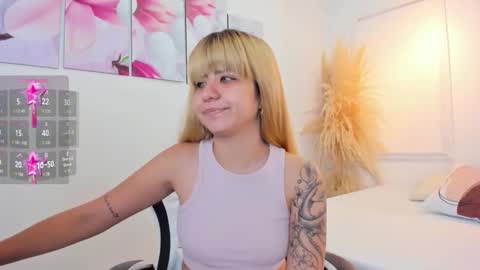 Fio  online show from March 13, 2026, 7:53 pm