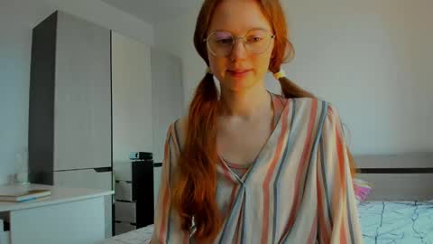 fire_luna online show from March 6, 2025, 7:47 am