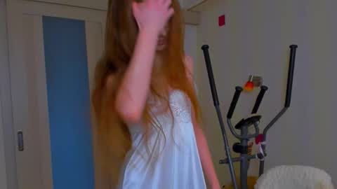 fire_luna online show from February 6, 2026, 5:45 am