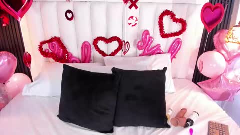 Firedoll online show from February 14, 2026, 4:53 am