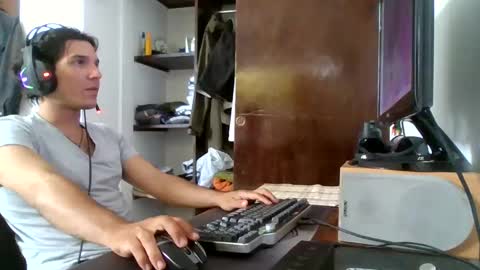 Snapshot of firefeelings chatting on January 3, 2025, 4:59 pm Ricardo online show from January 3, 2025, 4:59 pm