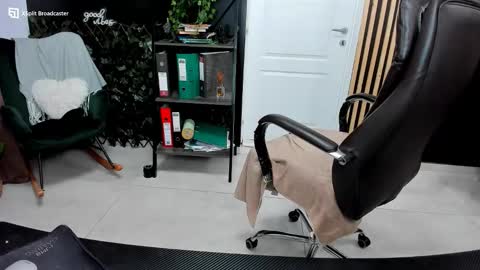 Kallisy online show from September 12, 2025, 9:04 pm