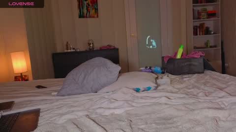 Snapshot of firegirlzal chatting on October 4, 2025, 7:50 am Alice online show from October 4, 2025, 7:50 am