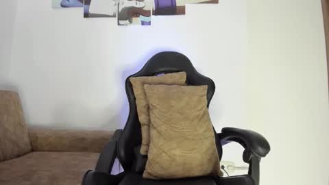 Snapshot of fit_fray chatting on April 29, 2026, 5:30 pm FRAIDER online show from April 29, 2026, 5:30 pm