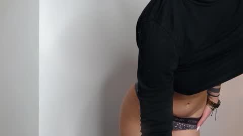 fit_rihanna online show from February 19, 2025, 7:38 pm