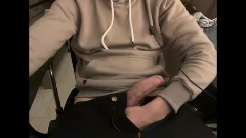 Snapshot of fitandy98 chatting on March 18, 2026, 7:17 pm FitAndy98 online show from March 18, 2026, 7:17 pm