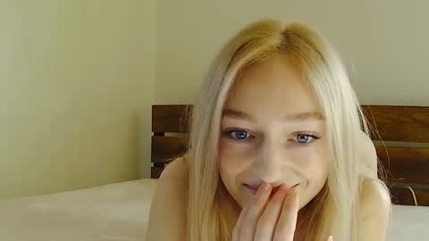 flowergirl online show from November 3, 2025, 8:54 pm