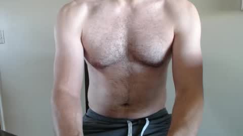 fithubby80 online show from October 31, 2025, 4:08 pm