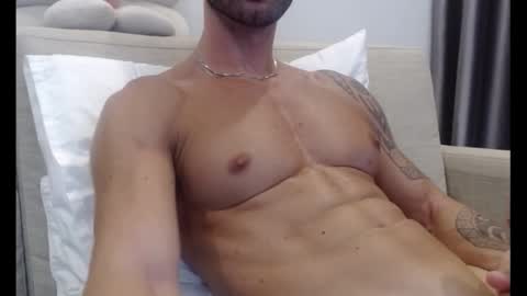 Snapshot of fitness1989 chatting on October 5, 2025, 5:50 am fitness1989 online show from October 5, 2025, 5:50 am