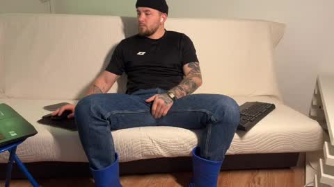 Flamefury18 online show from April 19, 2026, 6:02 am