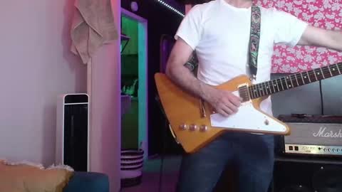 Flannel Dong online show from October 3, 2025, 5:37 am