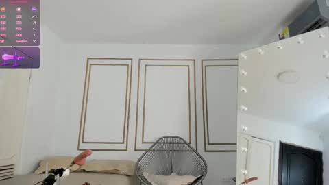 Flavia online show from September 11, 2025, 7:47 pm