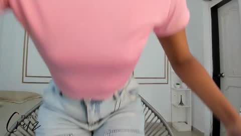 Flavia online show from September 18, 2025, 7:38 pm