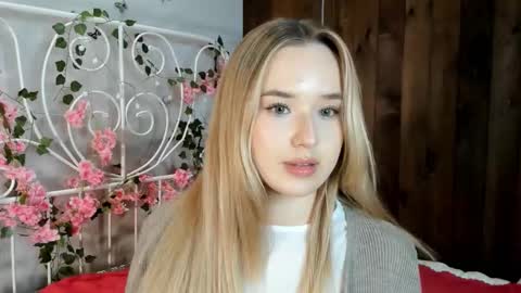 Amina online show from November 18, 2025, 3:16 pm