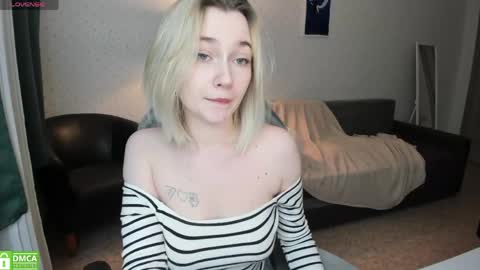 Snapshot of fleurdelisa chatting on May 3, 2026, 9:32 pm Lisa online show from May 3, 2026, 9:32 pm