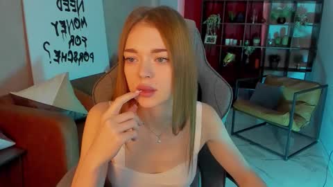 Flexyfoxy online show from October 19, 2025, 5:30 am