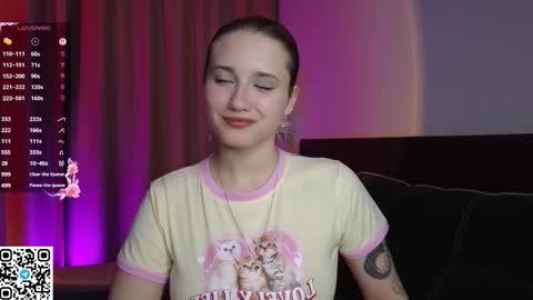 Doloras online show from October 7, 2025, 7:11 pm