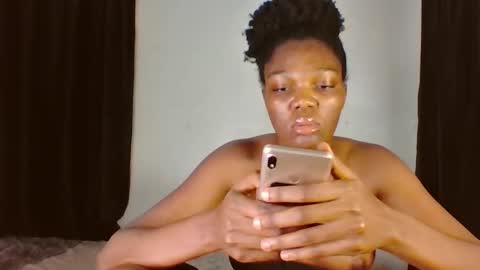 flirtxxdiva online show from February 16, 2026, 7:10 pm