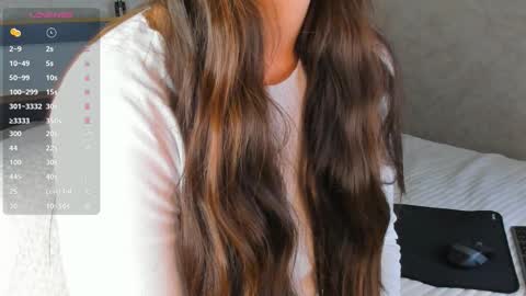 Emely  online show from February 26, 2026, 4:00 am