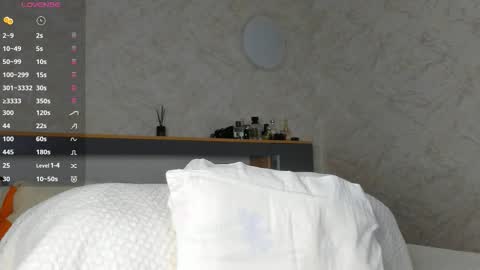 Emely  online show from March 27, 2026, 2:39 am