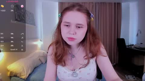 Snapshot of flora_fiore chatting on June 24, 2026, 6:12 am Hayley I WILL COME BACK ON MAY 27TH 6pm UTC online show from June 24, 2026, 6:12 am