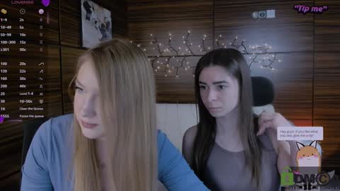 Snapshot of flora_ri chatting on January 27, 2025, 8:28 pm just ask me online show from January 27, 2025, 8:28 pm