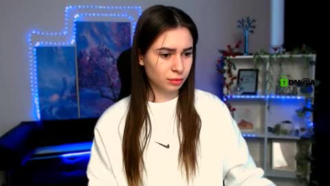 Snapshot of flora_ri chatting on February 12, 2025, 10:35 am just ask me online show from February 12, 2025, 10:35 am