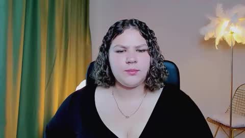 florenceanderson_ online show from September 18, 2025, 7:54 am