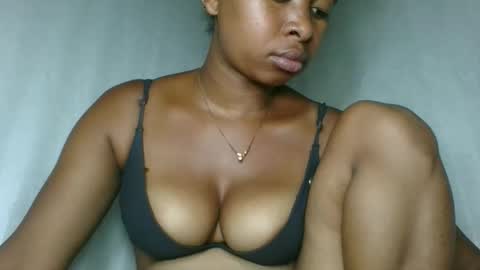 Snapshot of florencia011 chatting on December 18, 2025, 9:26 am florencia011 online show from December 18, 2025, 9:26 am