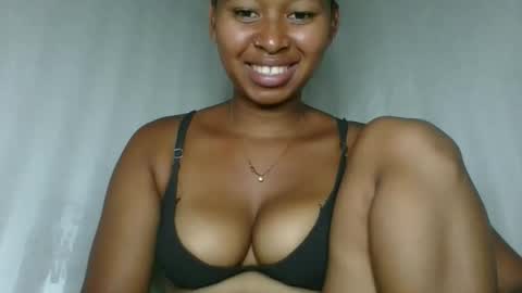 Snapshot of florencia011 chatting on December 21, 2025, 12:23 pm florencia011 online show from December 21, 2025, 12:23 pm