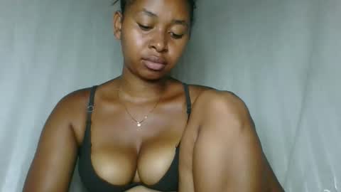 Snapshot of florencia011 chatting on December 23, 2025, 7:39 am florencia011 online show from December 23, 2025, 7:39 am