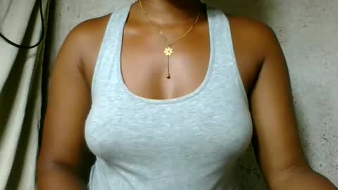 florencia011 online show from March 13, 2026, 4:46 pm