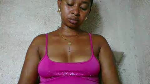 florencia011 online show from April 5, 2026, 6:05 pm