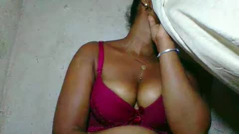 florencia011 online show from April 21, 2026, 6:20 am