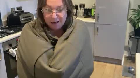 flossyishot online show from October 17, 2025, 6:32 pm