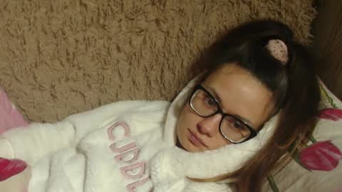 say meow and send tip  online show from December 11, 2024, 7:46 pm