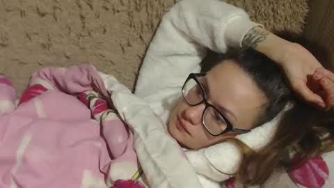 say meow and send tip  online show from December 21, 2024, 12:20 am