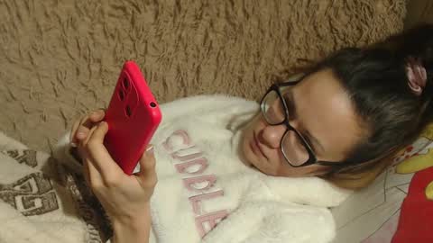 say meow and send tip  online show from January 17, 2025, 7:05 pm