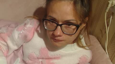 say meow and send tip  online show from September 27, 2025, 5:07 pm