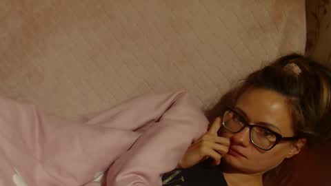 say meow and send tip  online show from October 2, 2025, 5:09 pm