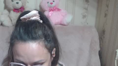 say meow and send tip  online show from April 17, 2026, 3:37 pm