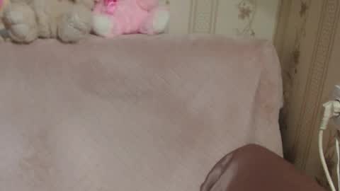 say meow and send tip  online show from April 19, 2026, 6:21 pm