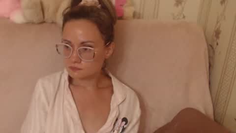 Snapshot of flowercandydoll chatting on July 16, 2026, 9:43 pm say meow and send tip online show from July 16, 2026, 9:43 pm