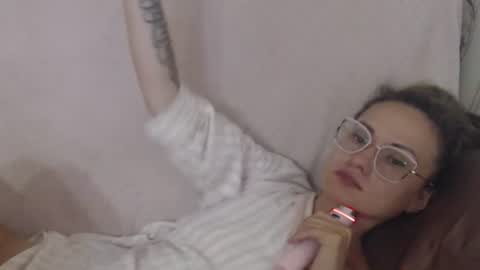Snapshot of flowercandydoll chatting on July 20, 2026, 8:28 am say meow and send tip online show from July 20, 2026, 8:28 am