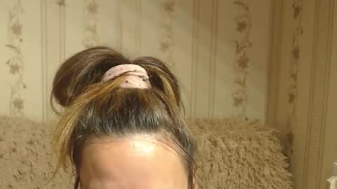 say meow and send tip  online show from September 16, 2025, 7:09 am