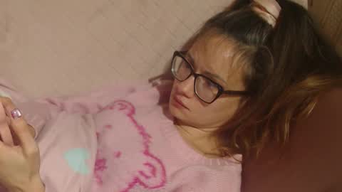 say meow and send tip  online show from November 19, 2025, 7:14 pm