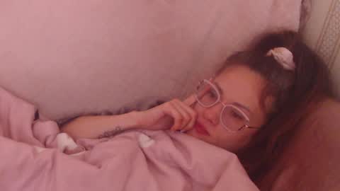 Snapshot of flowercandydoll13 chatting on April 30, 2026, 7:25 am say meow and send tip online show from April 30, 2026, 7:25 am