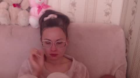 Snapshot of flowercandydoll13 chatting on May 4, 2026, 7:26 am say meow and send tip online show from May 4, 2026, 7:26 am